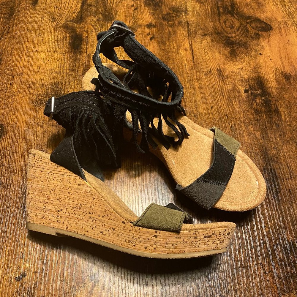Minnetonka Wedge Sandals w/Fringe